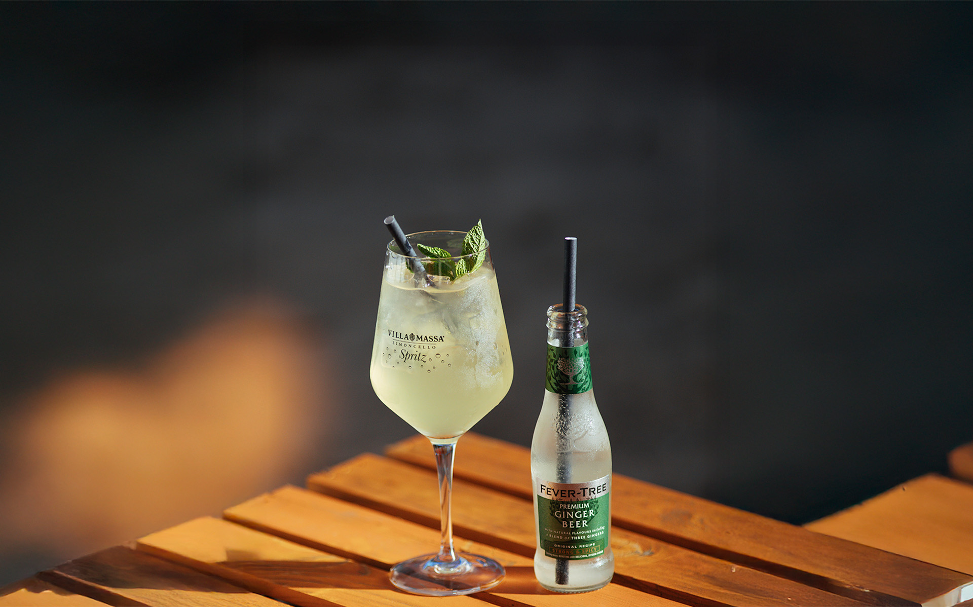 Cocktail van Regatta Beach Bar, foto Jon Verhoeft